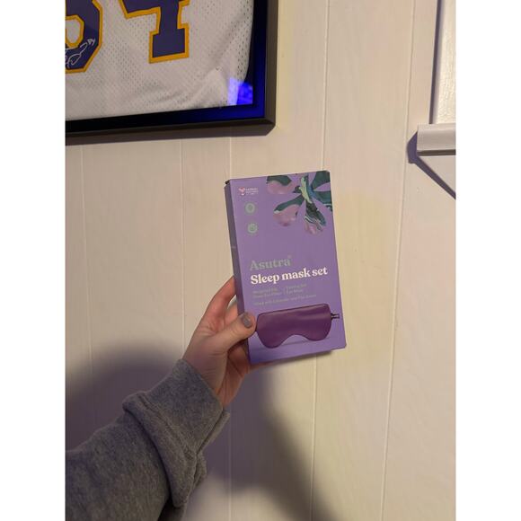 ASUTRA Silk Weighted Eye Mask for Sleep - Filled w/Lavender Buds & Flax Seeds - Picture 1 of 3